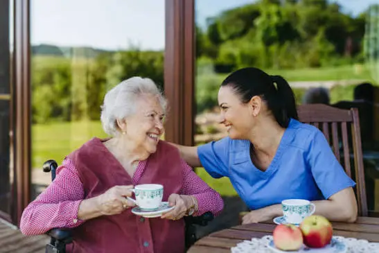 Mercado de trabalho para cuidador home care: oportunidades e atuação profissional