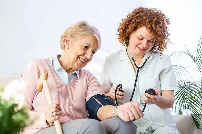 Trabalho em equipe no home care: integração e comunicação no cuidado